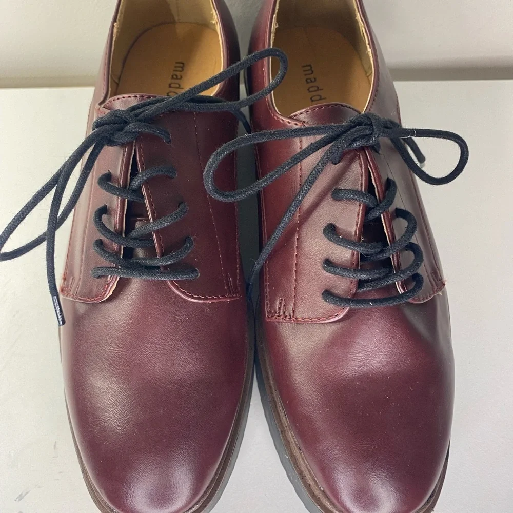 Madden Girl Written Burgundy Platform Oxford Shoes EUC Size 7.5 Goth Grunge - Picture 3 of 15